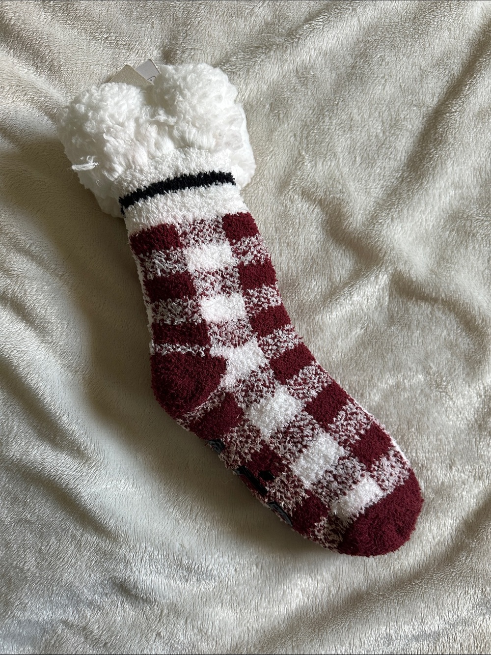 Aeropostale Plush Slipper Socks in White with Black & Red Trim